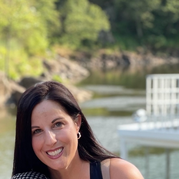 Meet your Posher, Kristin - Picture 1 of 1